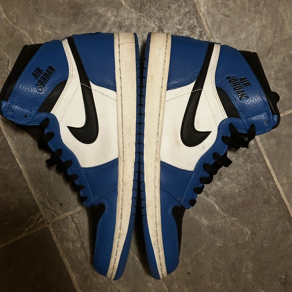 Jordan 1 Retro High (Rare Air Soar)